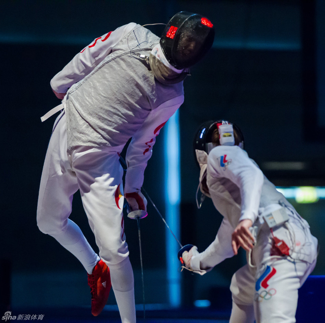 雷声无缘男子花剑4强