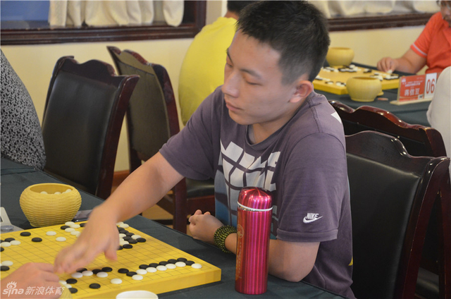 苏广悦自信落子