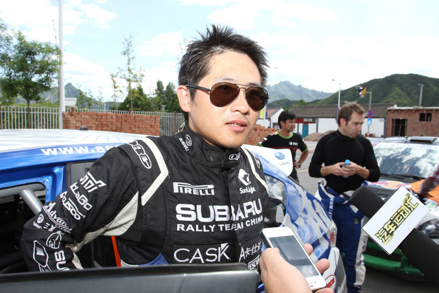 韩寒赛后接受采访