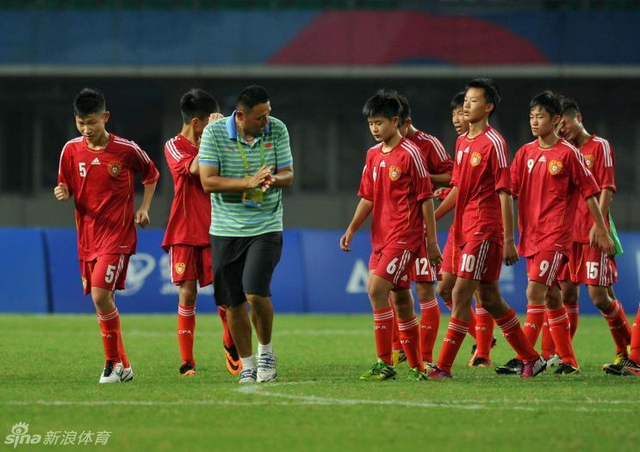 教练鼓励队员们