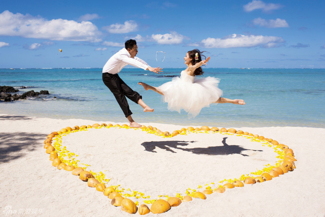 刘璇王弢摄婚纱照