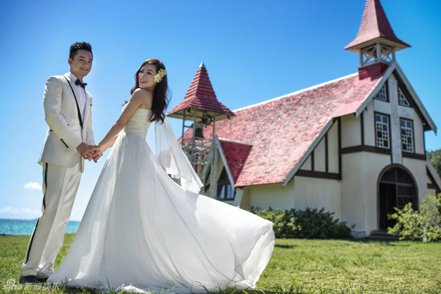 王弢刘璇拍摄婚纱照