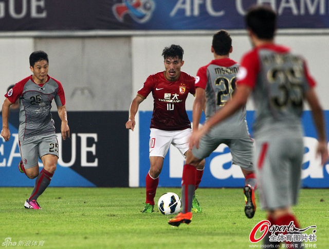 郑智遭遇多人包夹