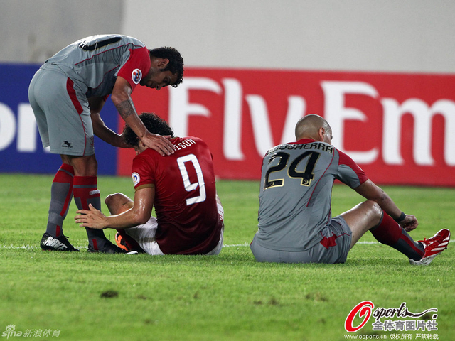 对方球员问候埃尔克森