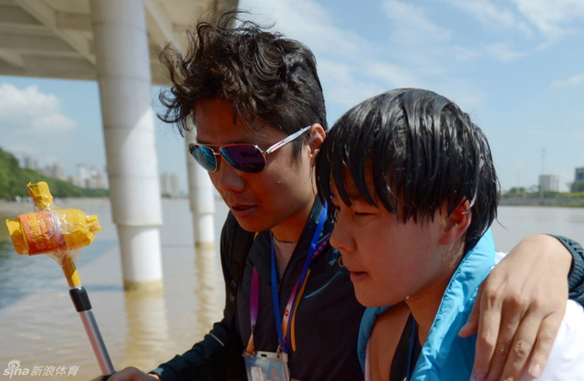 女子10公里马拉松游泳