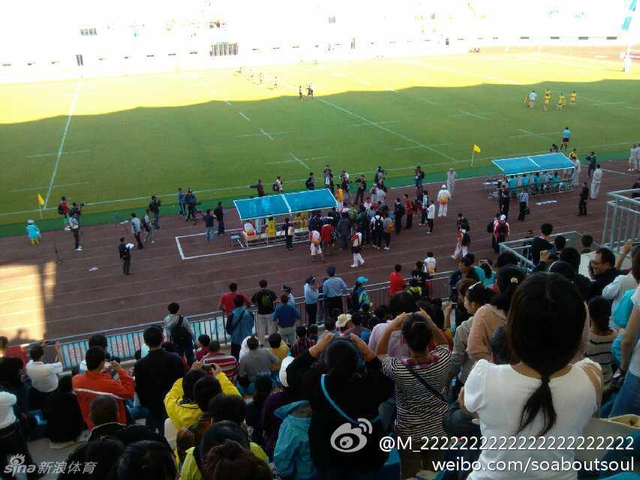 替补席出现情况