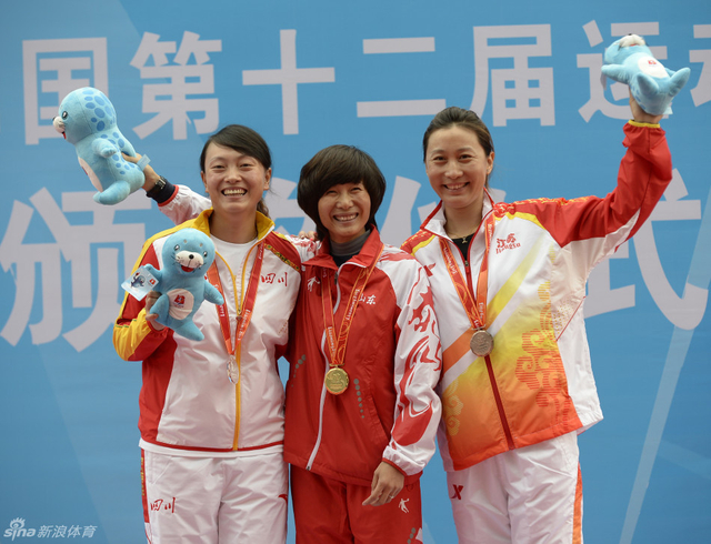 女子飞碟双向魏宁夺冠