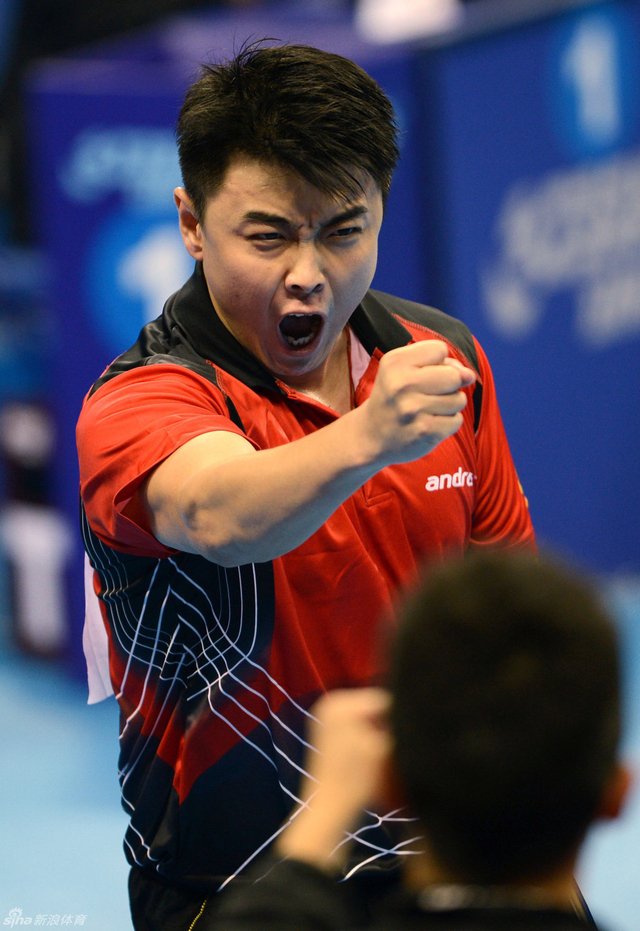 王皓在比赛中庆祝得分