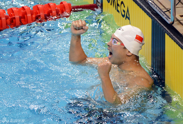 男子200米蝶泳吴鹏夺冠