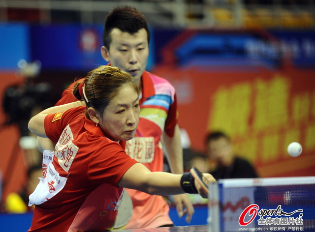 刘诗雯回球