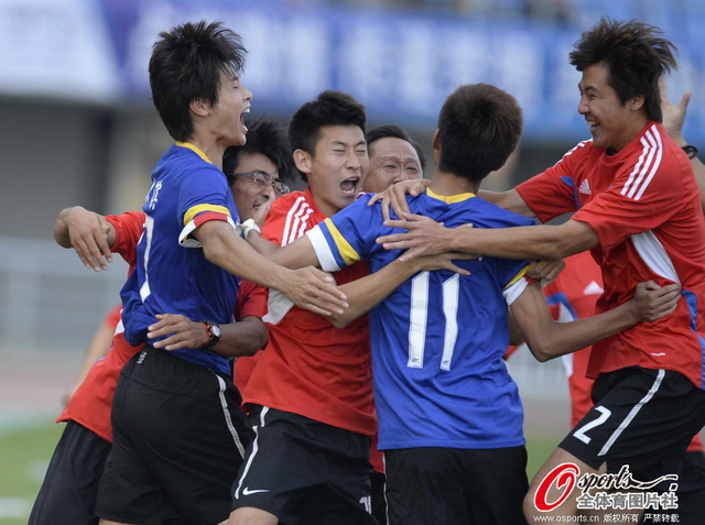 辽宁队员疯狂庆祝