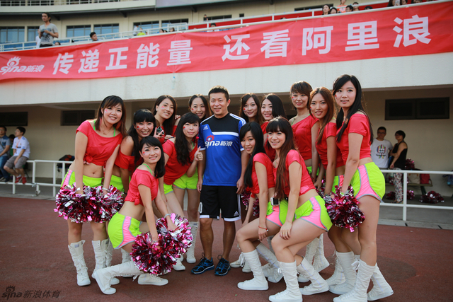 新浪啦啦队奥体助威