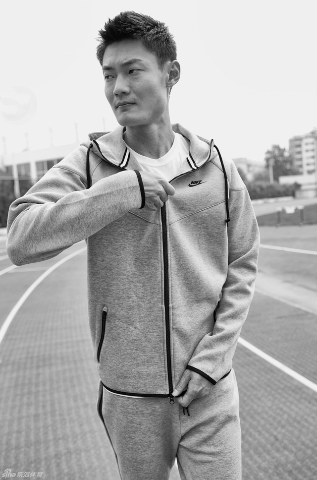 望着熟悉的战场