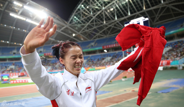 女子三级跳远谢荔梅夺冠