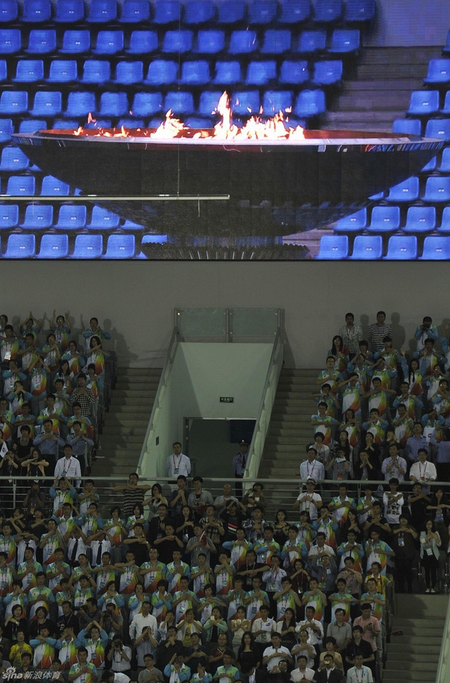全运会主火炬缓缓熄灭