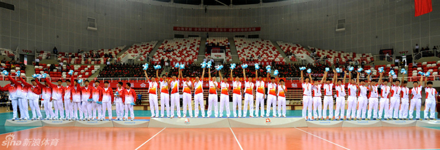 男排16岁至19岁年龄组颁奖仪式