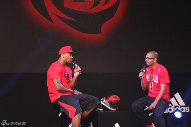 罗斯接受于嘉采访