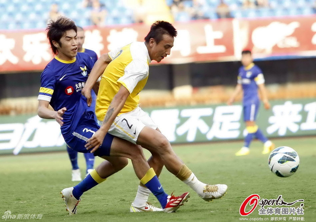 [中超]上海申鑫1-2大连阿尔滨