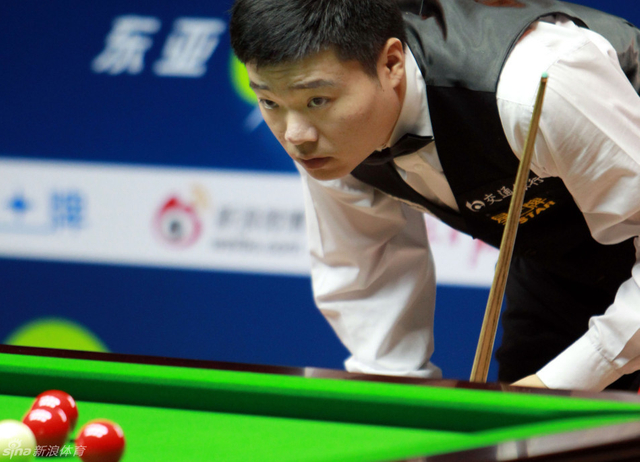 小丁思索出球线路