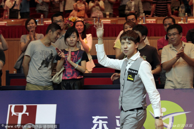 赛后肖国栋致意