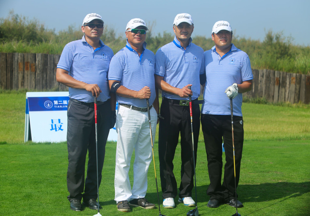 赛场上建立友谊