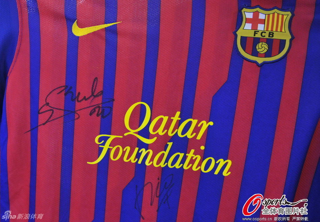 签到巴萨球衣上