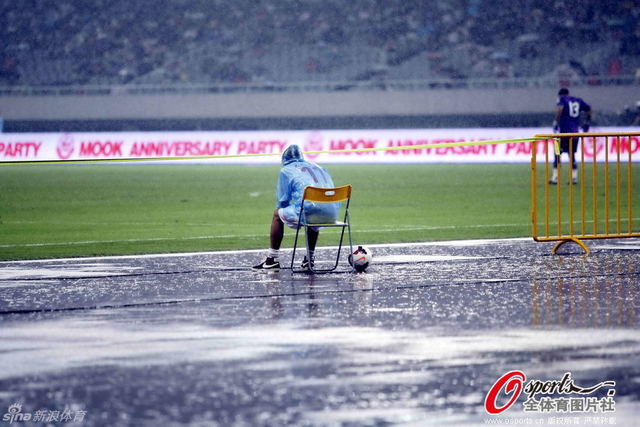 现场突降大暴雨