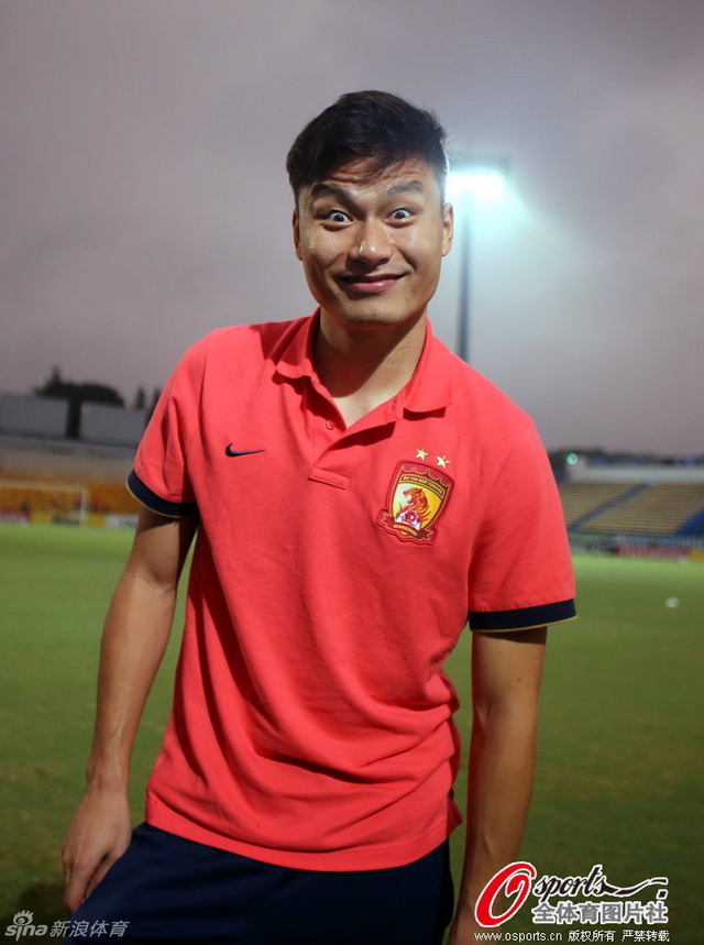 亚冠赛前郜林领衔卖萌
