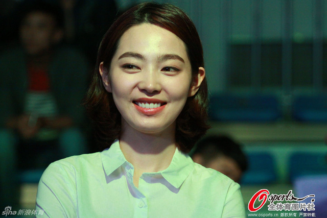 车侑蓝笑容灿烂