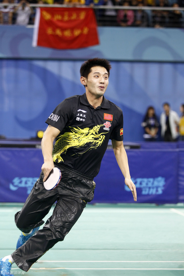 张继科在球技展示活动中