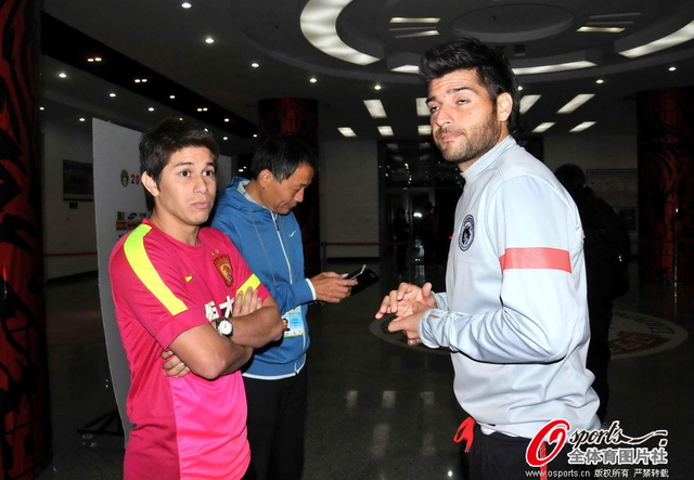 孔卡与布兰丹交流