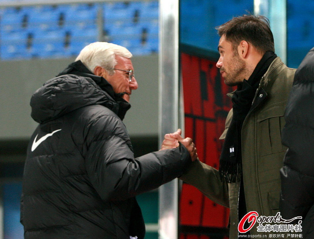 里皮与埃杜握手