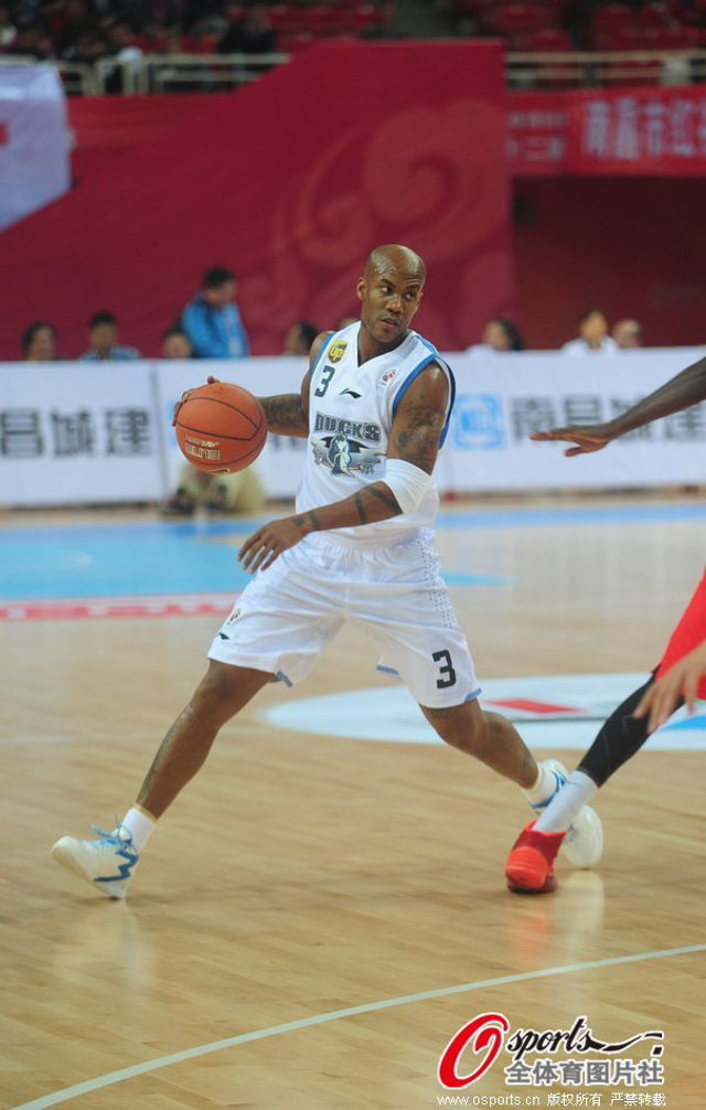 CBA季前赛北京胜青岛
