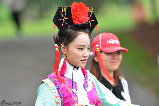 格格驾到高球场