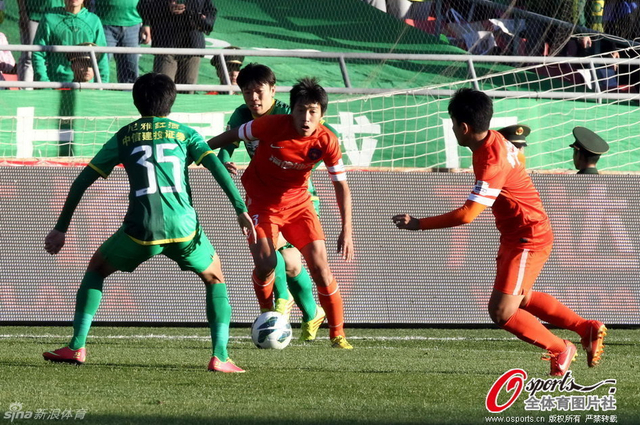 国安队包夹严密