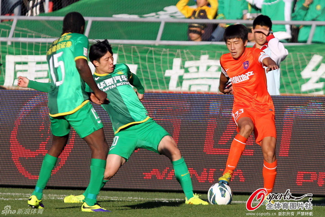 张稀哲乌塔卡双人包夹