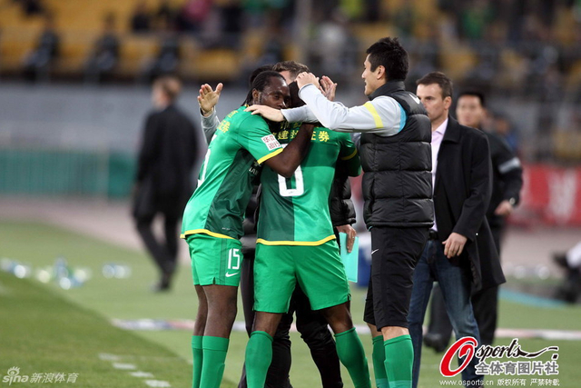 国安队庆祝胜利