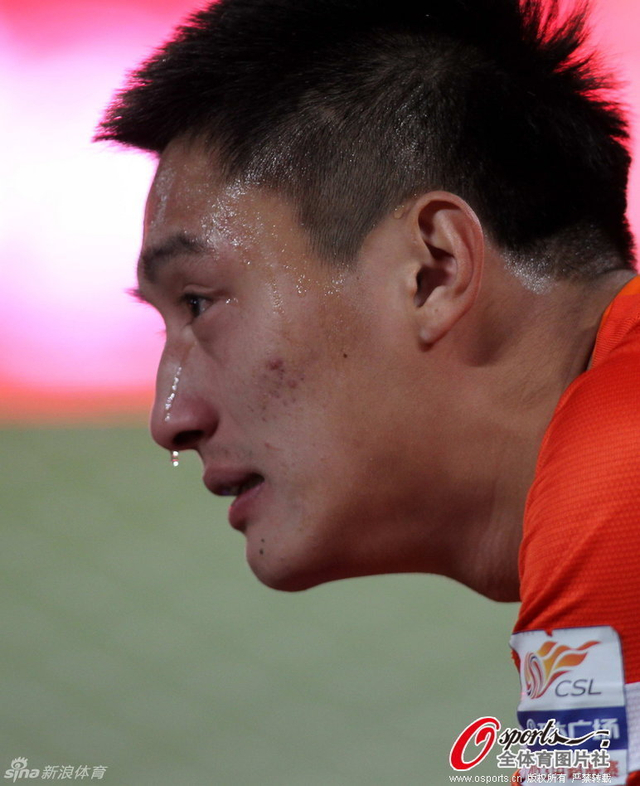 朱建荣泪流满面