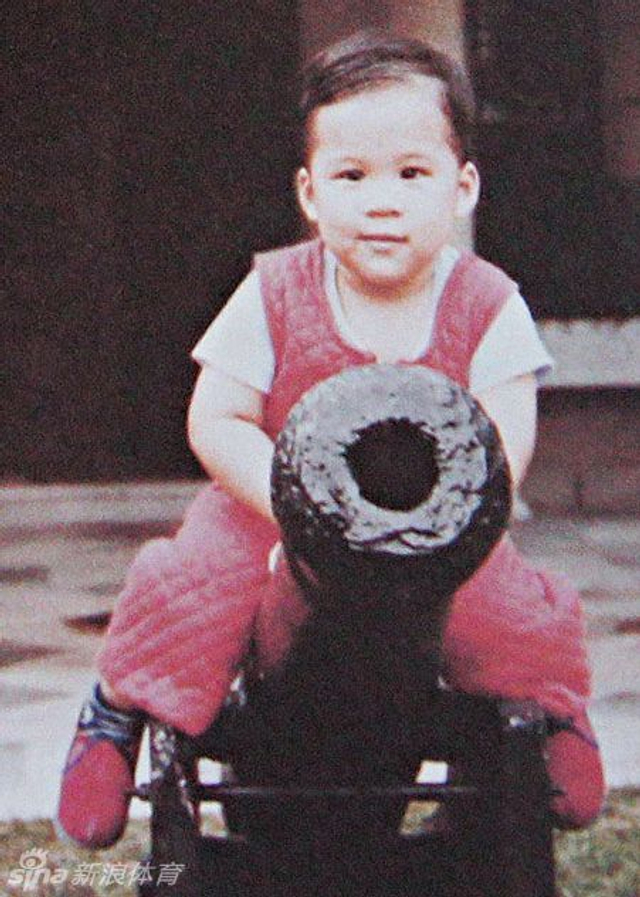 霍启刚童年照