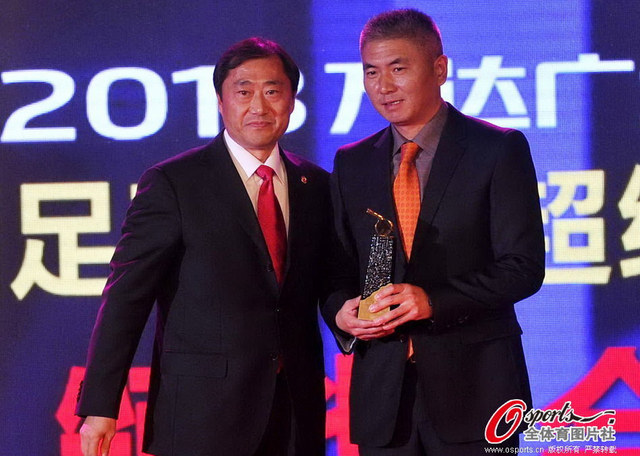 李俊获得最佳裁判奖