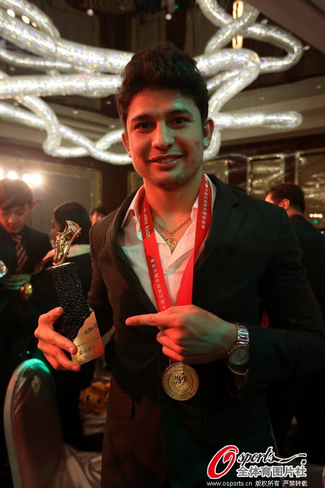 埃神秀金靴奖杯