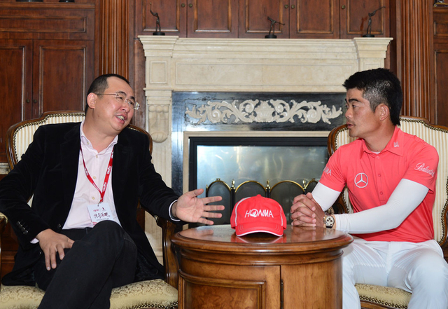 本间高尔夫株式会社会长刘建国与梁文冲交流