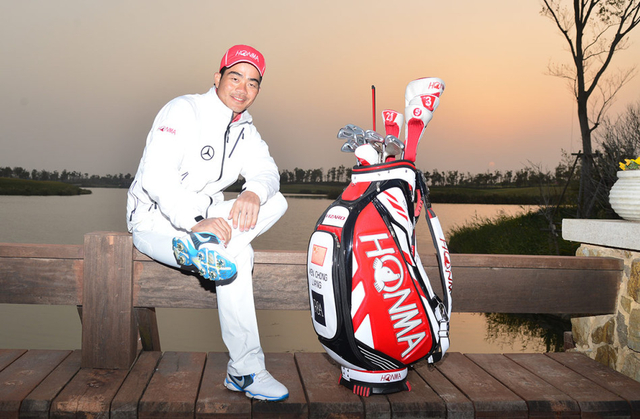 梁文冲帅气十足