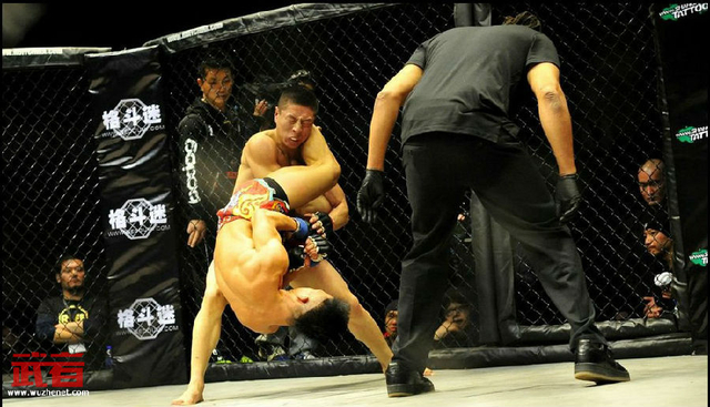 韩杰赵亚飞苦战