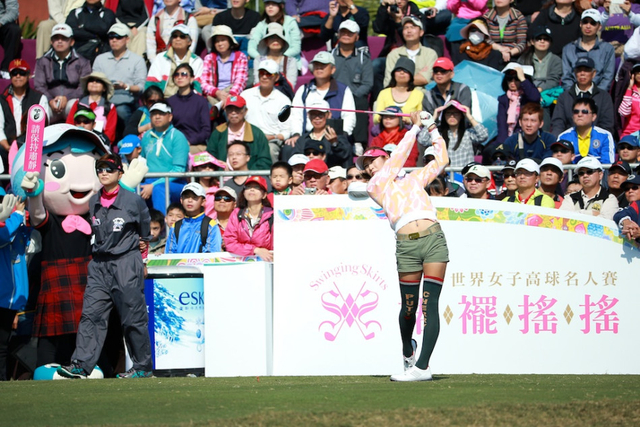 金田久美子开球