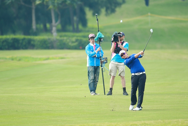 曾雅妮攻击果岭