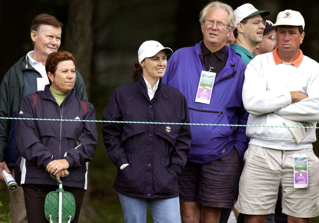 2002年美国公开赛辛吉斯在现场观看加西亚比赛