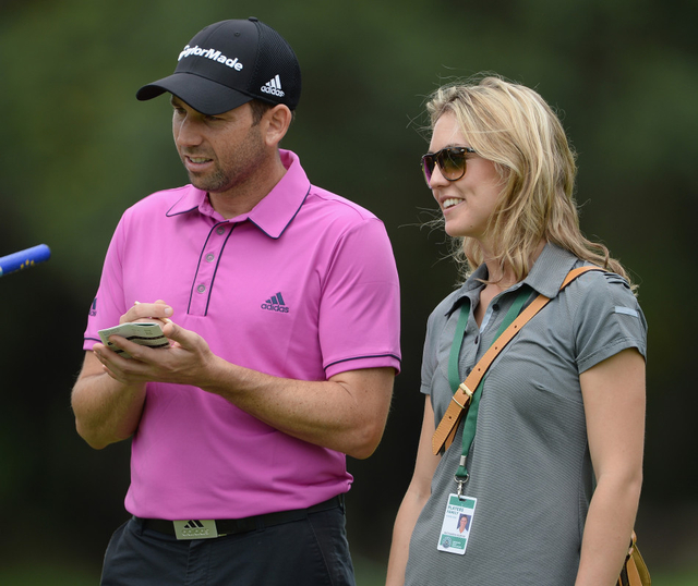 莱利银行赛上加西亚与新女友凯瑟琳娜