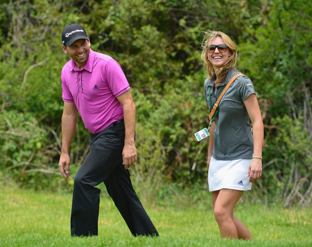 莱利银行赛上加西亚与新女友凯瑟琳娜