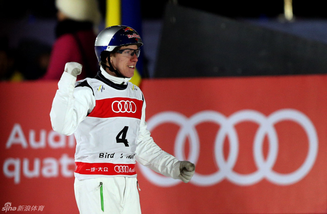 加拿大选手特拉维斯庆祝